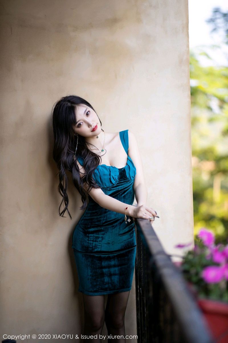 [XIAOYU语画界] 性感女神杨晨晨sugar黑丝美腿绿色长裙魅惑写真 VOL.277