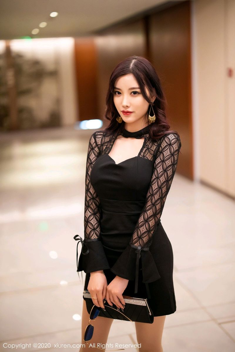 [XiuRen秀人网] 性感女神杨晨晨sugar黑色内衣与朦胧丝袜魅惑写真 No.2137