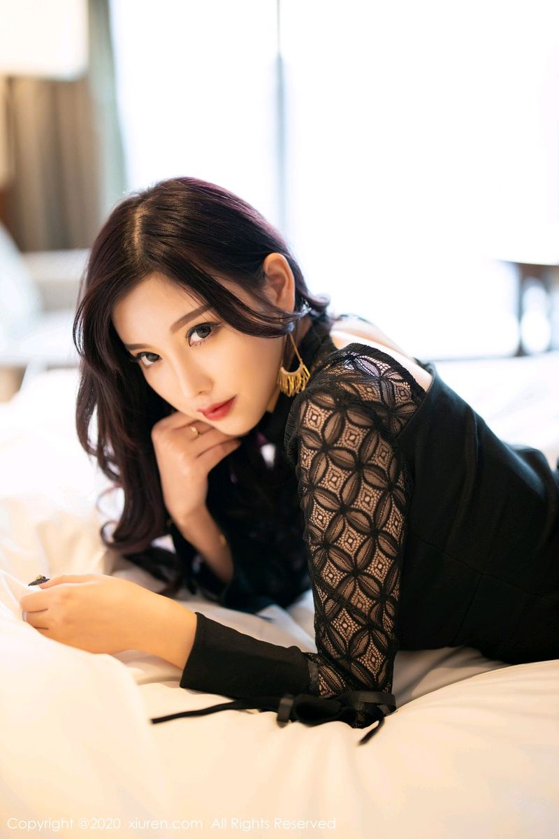 [XiuRen秀人网] 性感女神杨晨晨sugar黑色内衣与朦胧丝袜魅惑写真 No.2137