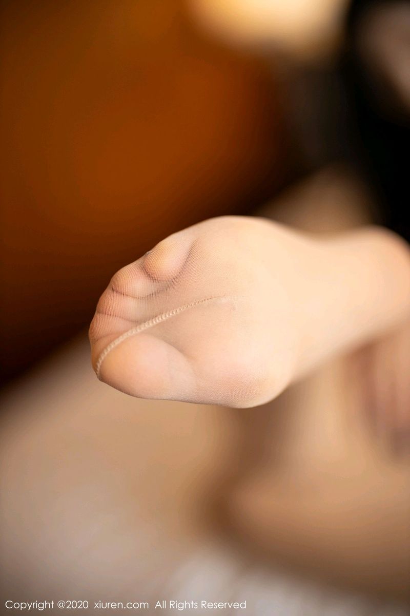 [XiuRen秀人网] 性感女神杨晨晨sugar黑色内衣与朦胧丝袜魅惑写真 No.2137