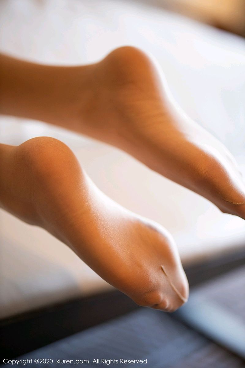 [XiuRen秀人网] 性感女神杨晨晨sugar黑色内衣与朦胧丝袜魅惑写真 No.2137