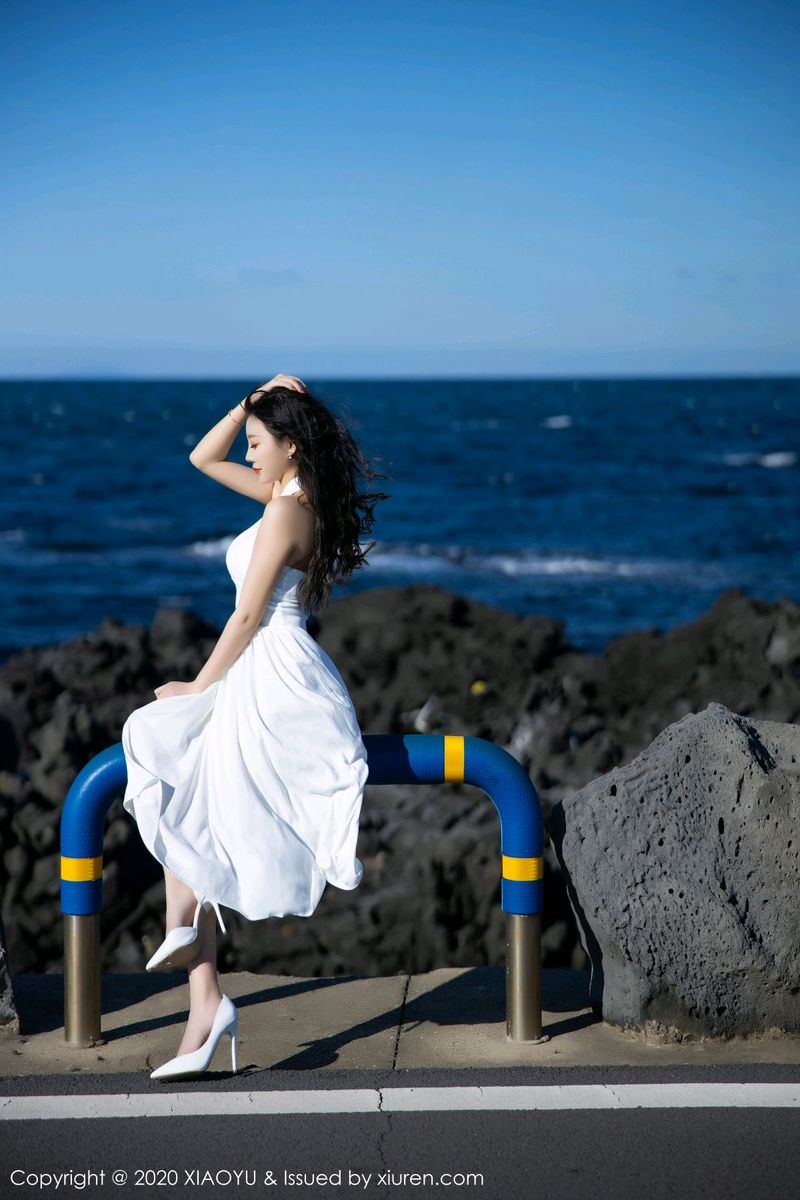 [XIAOYU语画界] 性感女神杨晨晨sugar银色吊裙丝袜美腿济州岛旅拍 VOL.286