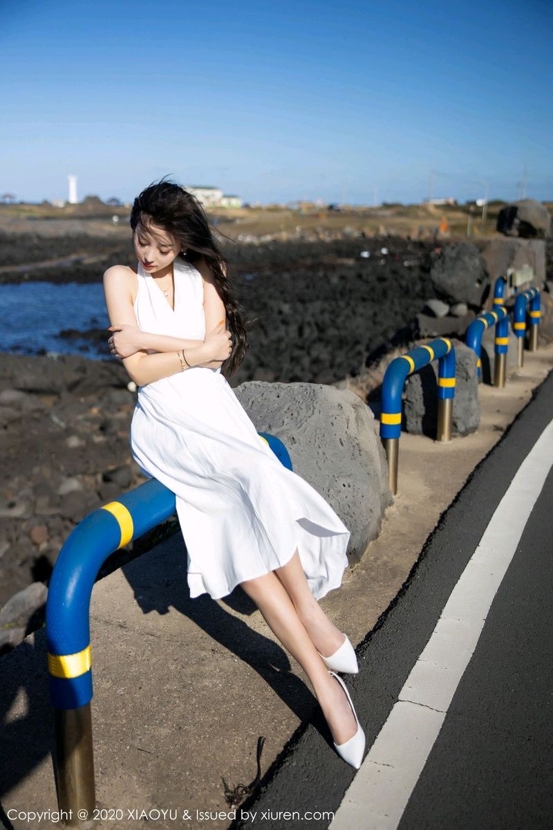 [XIAOYU语画界] 性感女神杨晨晨sugar银色吊裙丝袜美腿济州岛旅拍 VOL.286