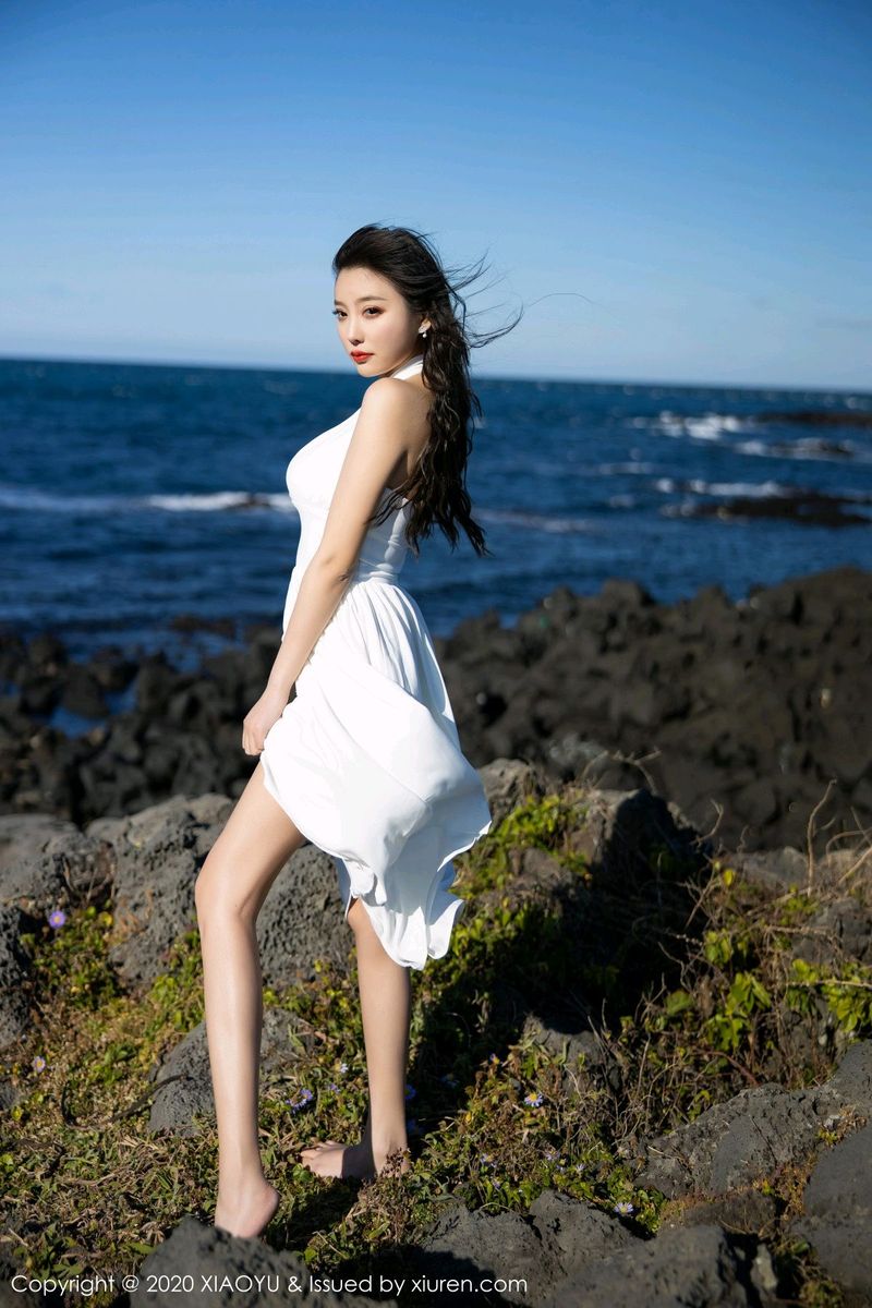 [XIAOYU语画界] 性感女神杨晨晨sugar银色吊裙丝袜美腿济州岛旅拍 VOL.286