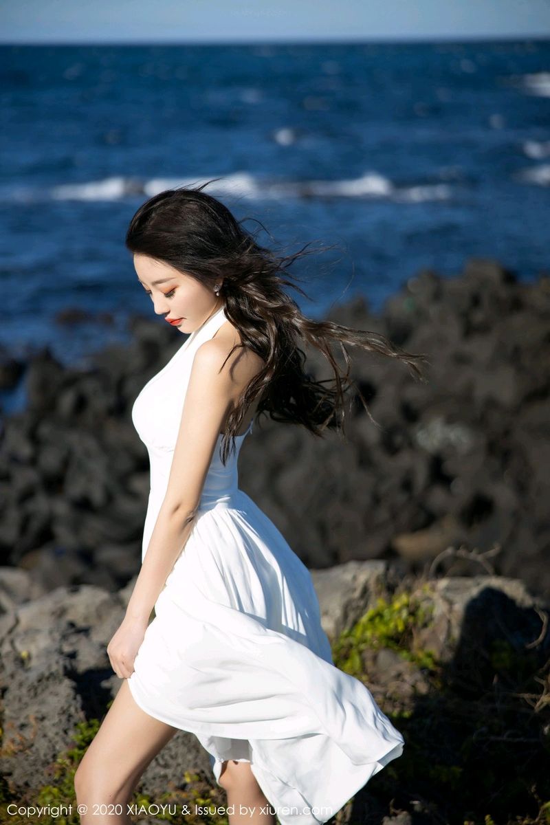 [XIAOYU语画界] 性感女神杨晨晨sugar银色吊裙丝袜美腿济州岛旅拍 VOL.286