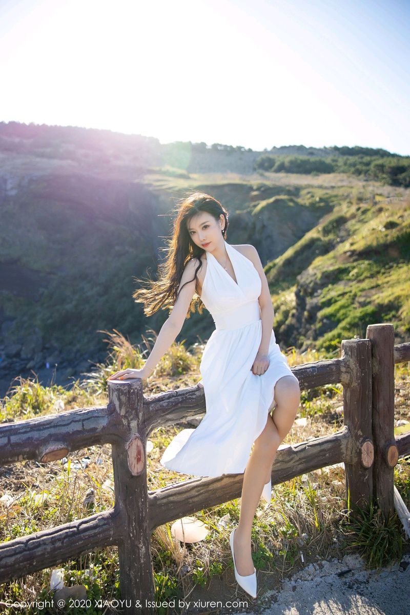 [XIAOYU语画界] 性感女神杨晨晨sugar银色吊裙丝袜美腿济州岛旅拍 VOL.286