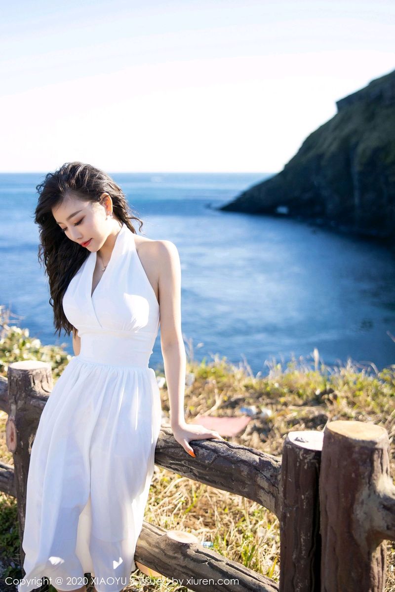 [XIAOYU语画界] 性感女神杨晨晨sugar银色吊裙丝袜美腿济州岛旅拍 VOL.286