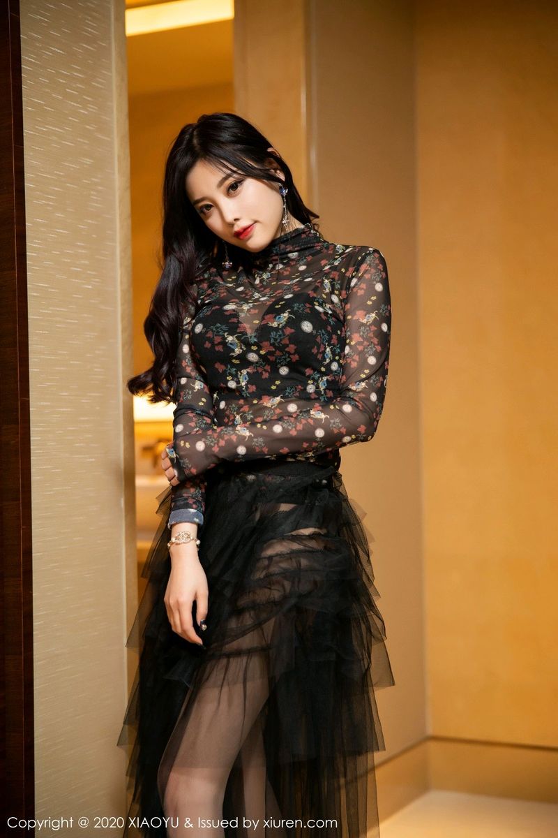 [XIAOYU语画界] 性感女神杨晨晨sugar丝袜美腿黑色吊裙澳门旅拍 VOL.289