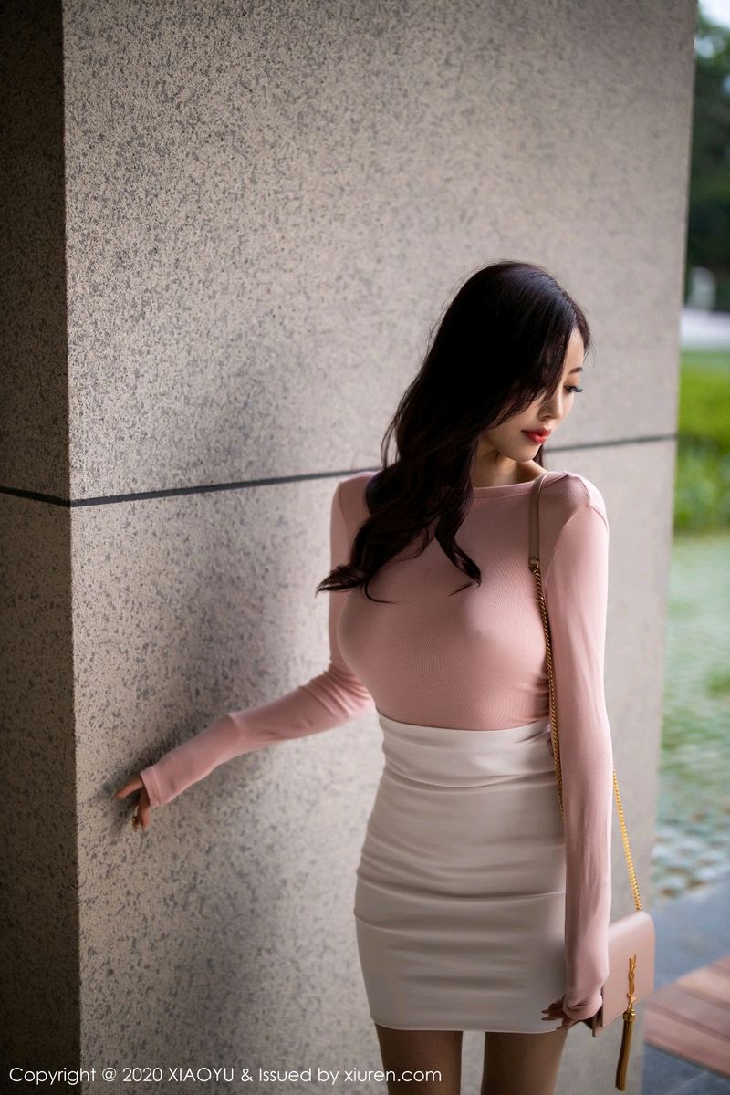 [XIAOYU语画界] 性感女神杨晨晨sugar白色短裙丝袜美腿迷人套图 VOL.310