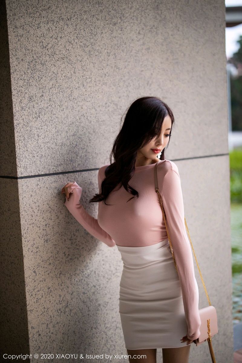 [XIAOYU语画界] 性感女神杨晨晨sugar白色短裙丝袜美腿迷人套图 VOL.310