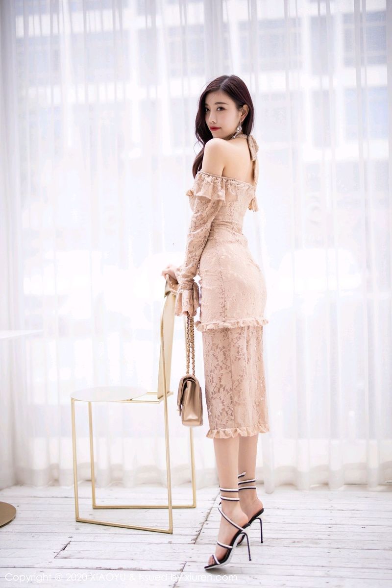 [XIAOYU语画界] 性感女神杨晨晨sugar丝袜美腿时尚街拍系列写真 VOL.317