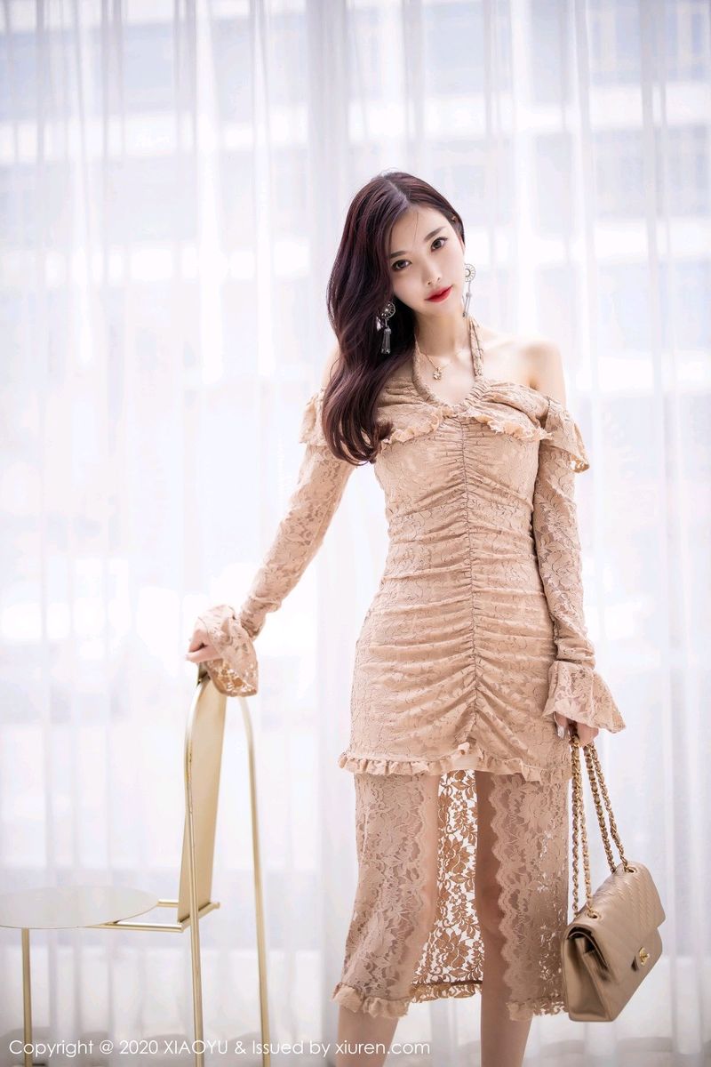 [XIAOYU语画界] 性感女神杨晨晨sugar丝袜美腿时尚街拍系列写真 VOL.317