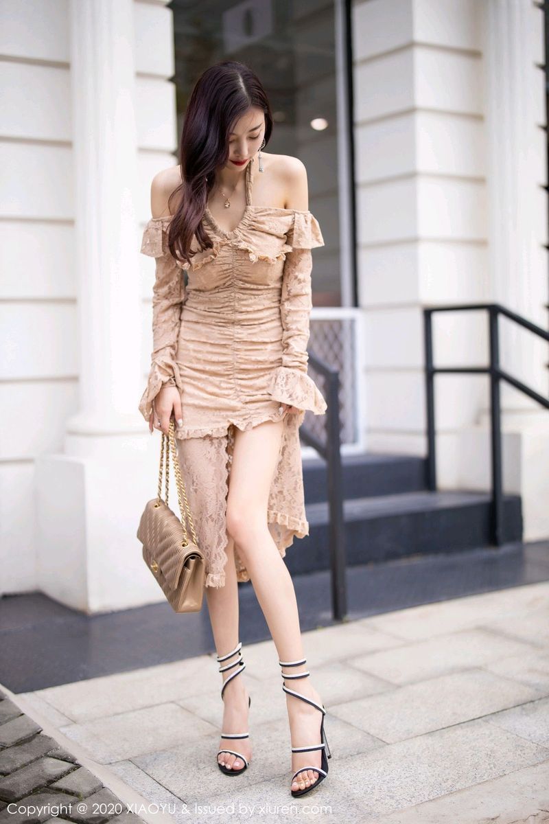 [XIAOYU语画界] 性感女神杨晨晨sugar丝袜美腿时尚街拍系列写真 VOL.317