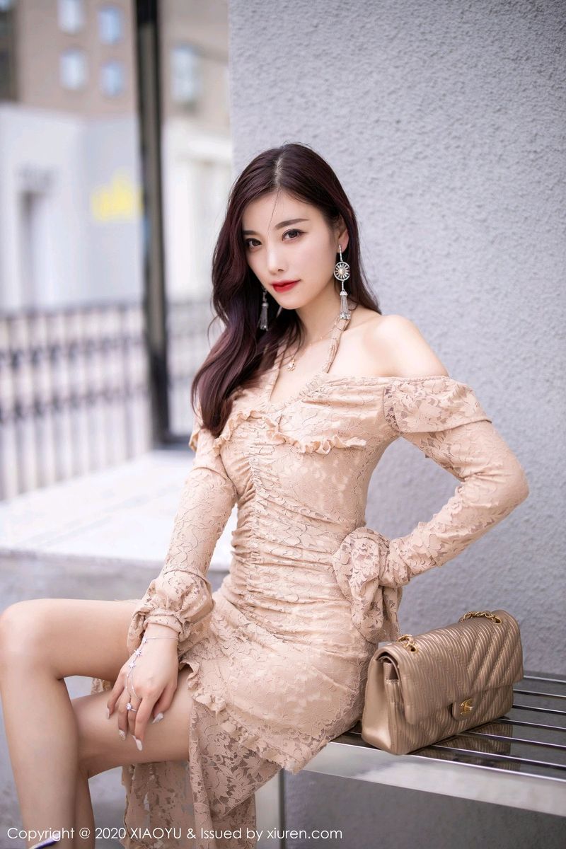 [XIAOYU语画界] 性感女神杨晨晨sugar丝袜美腿时尚街拍系列写真 VOL.317