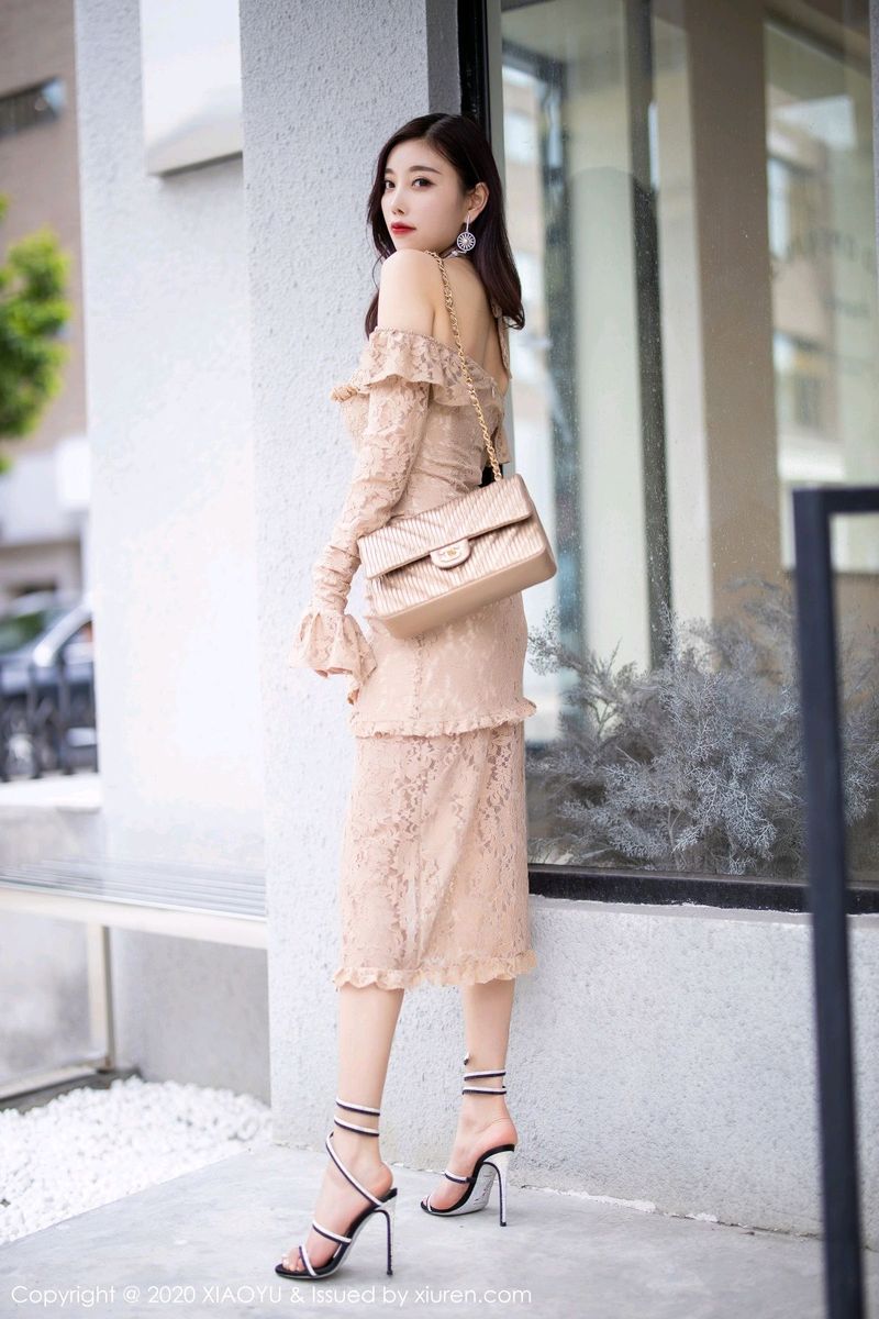 [XIAOYU语画界] 性感女神杨晨晨sugar丝袜美腿时尚街拍系列写真 VOL.317