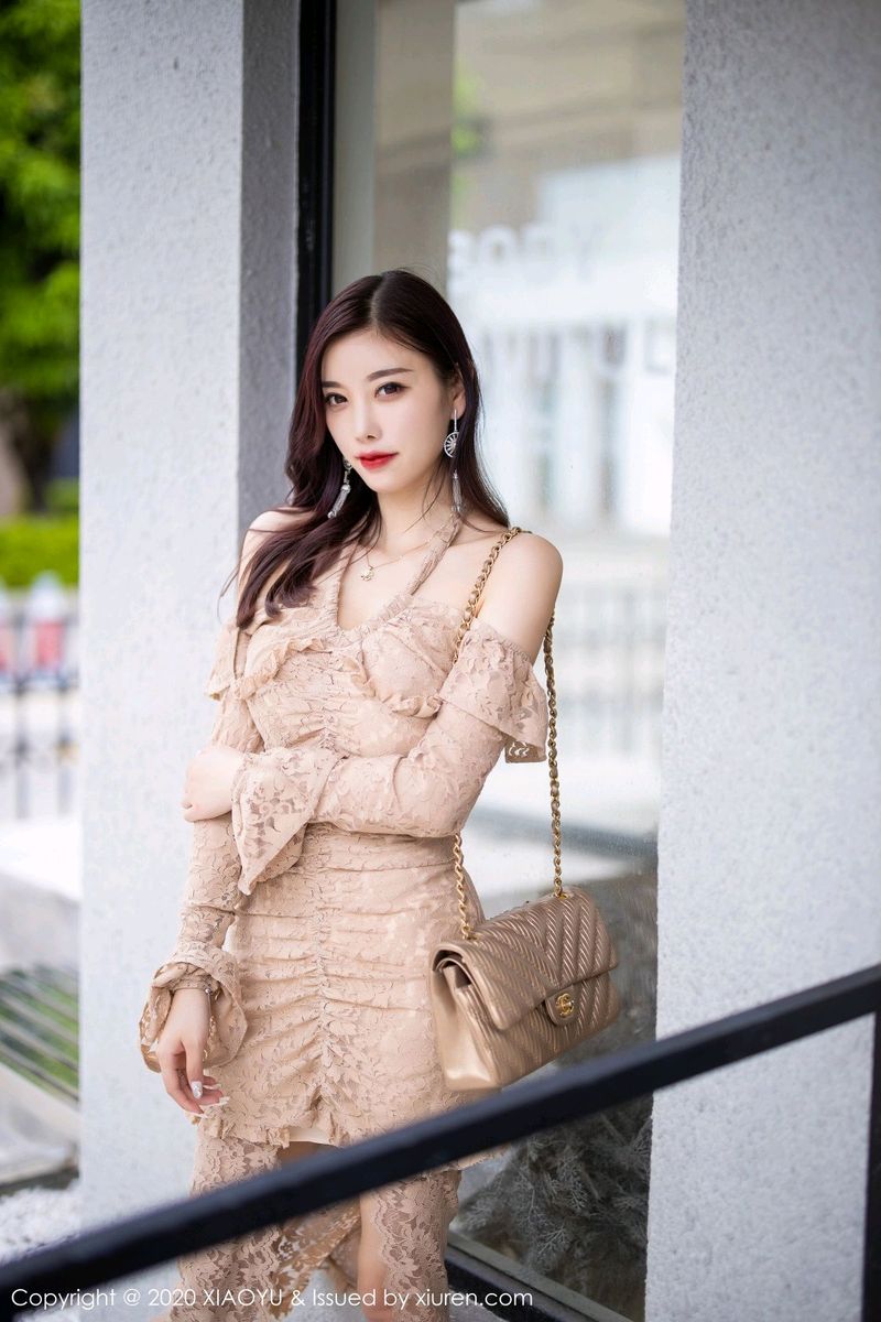 [XIAOYU语画界] 性感女神杨晨晨sugar丝袜美腿时尚街拍系列写真 VOL.317