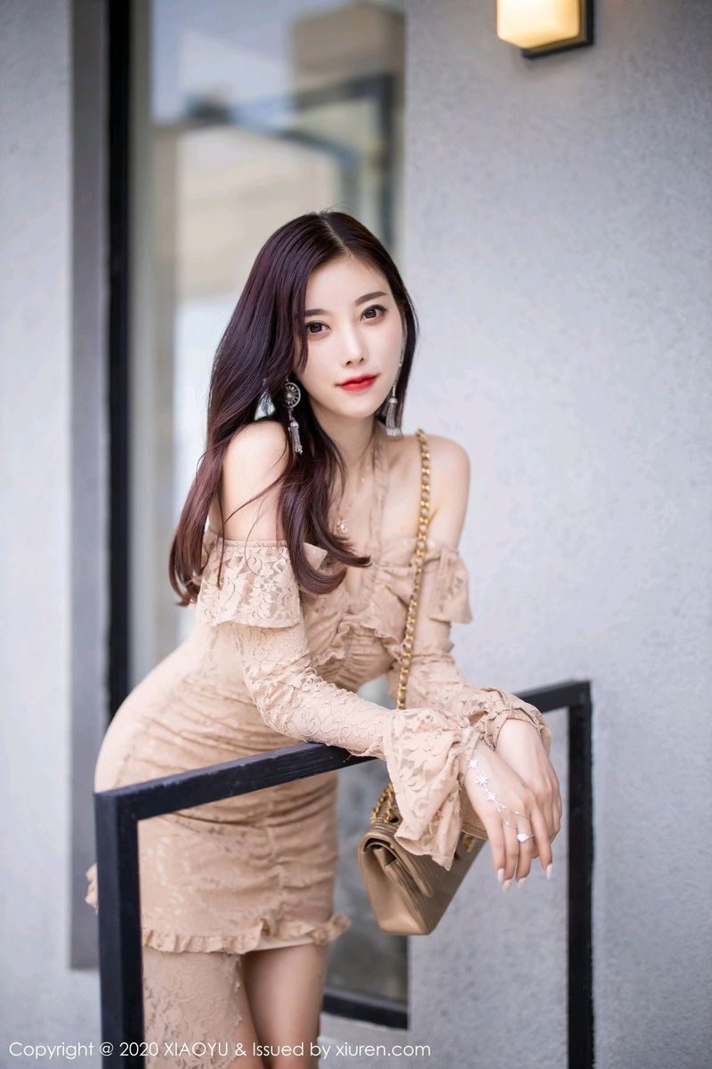 [XIAOYU语画界] 性感女神杨晨晨sugar丝袜美腿时尚街拍系列写真 VOL.317