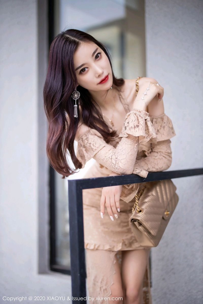 [XIAOYU语画界] 性感女神杨晨晨sugar丝袜美腿时尚街拍系列写真 VOL.317