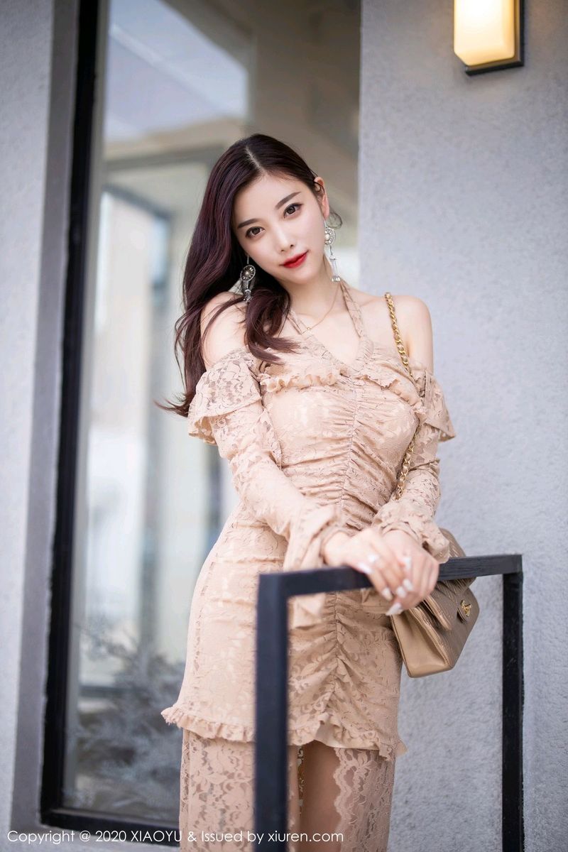 [XIAOYU语画界] 性感女神杨晨晨sugar丝袜美腿时尚街拍系列写真 VOL.317