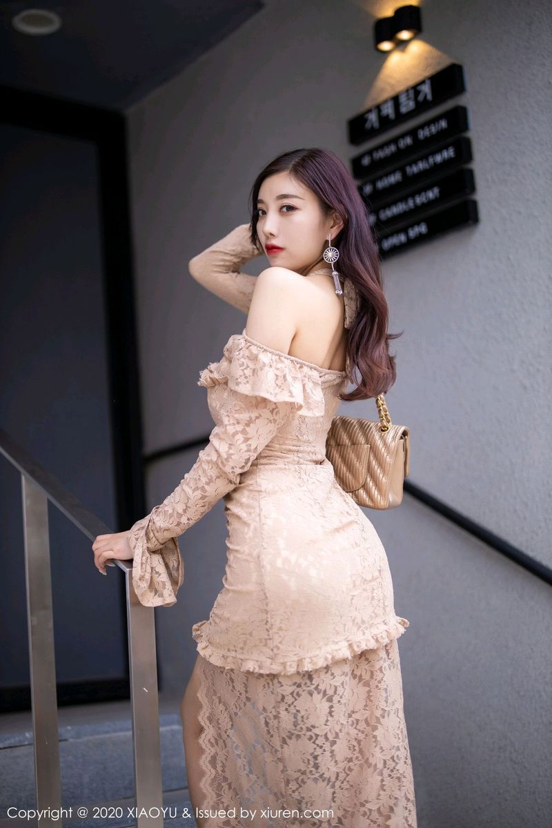 [XIAOYU语画界] 性感女神杨晨晨sugar丝袜美腿时尚街拍系列写真 VOL.317