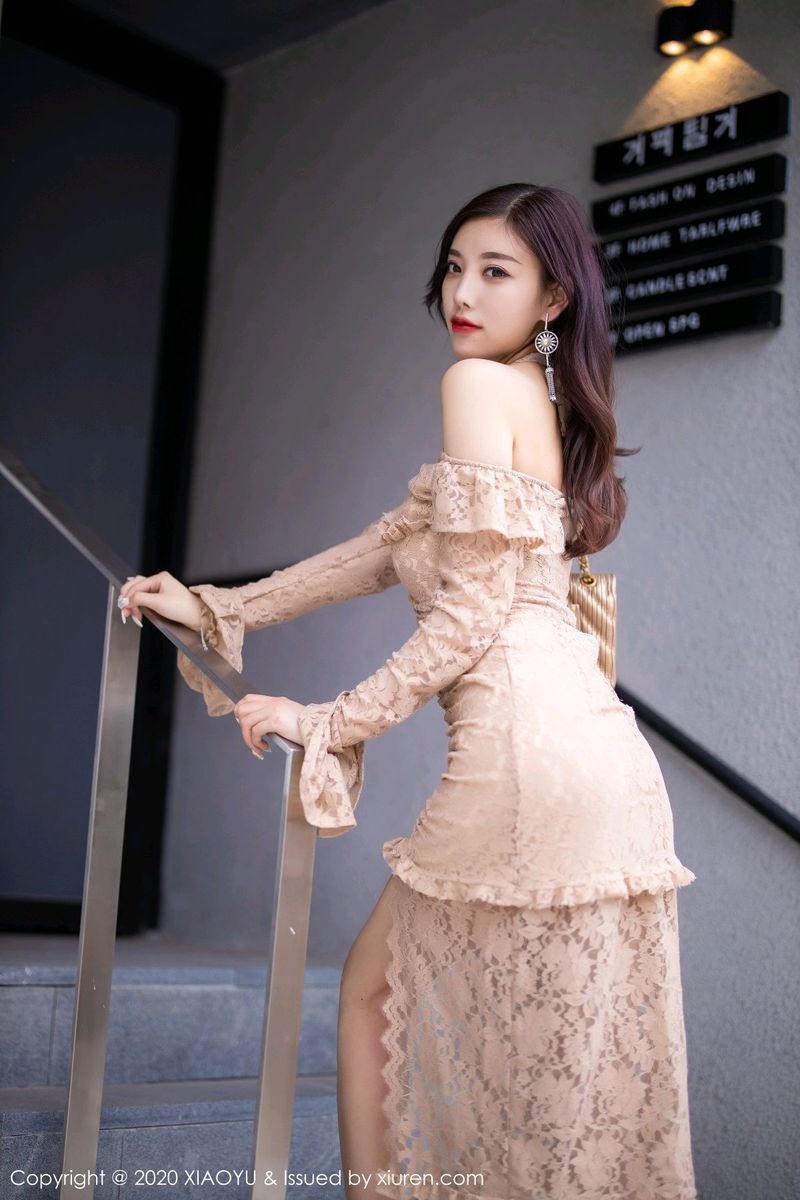 [XIAOYU语画界] 性感女神杨晨晨sugar丝袜美腿时尚街拍系列写真 VOL.317