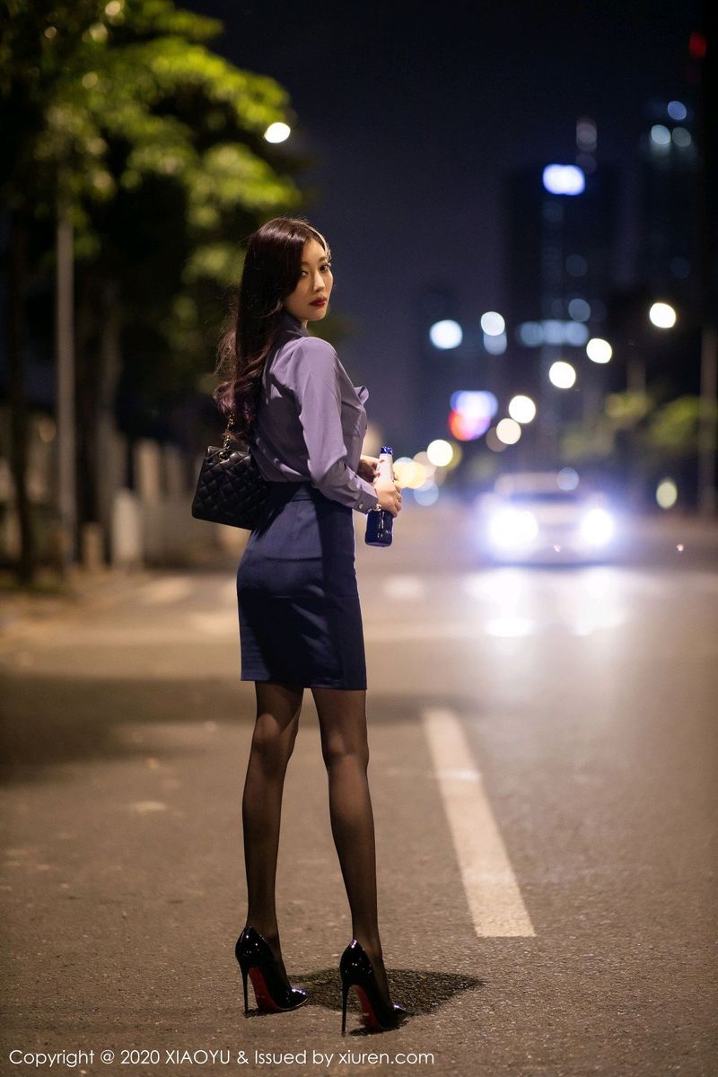 [XIAOYU语画界] 性感女神杨晨晨sugar黑丝美腿内衣诱惑迷人街拍 VOL.323