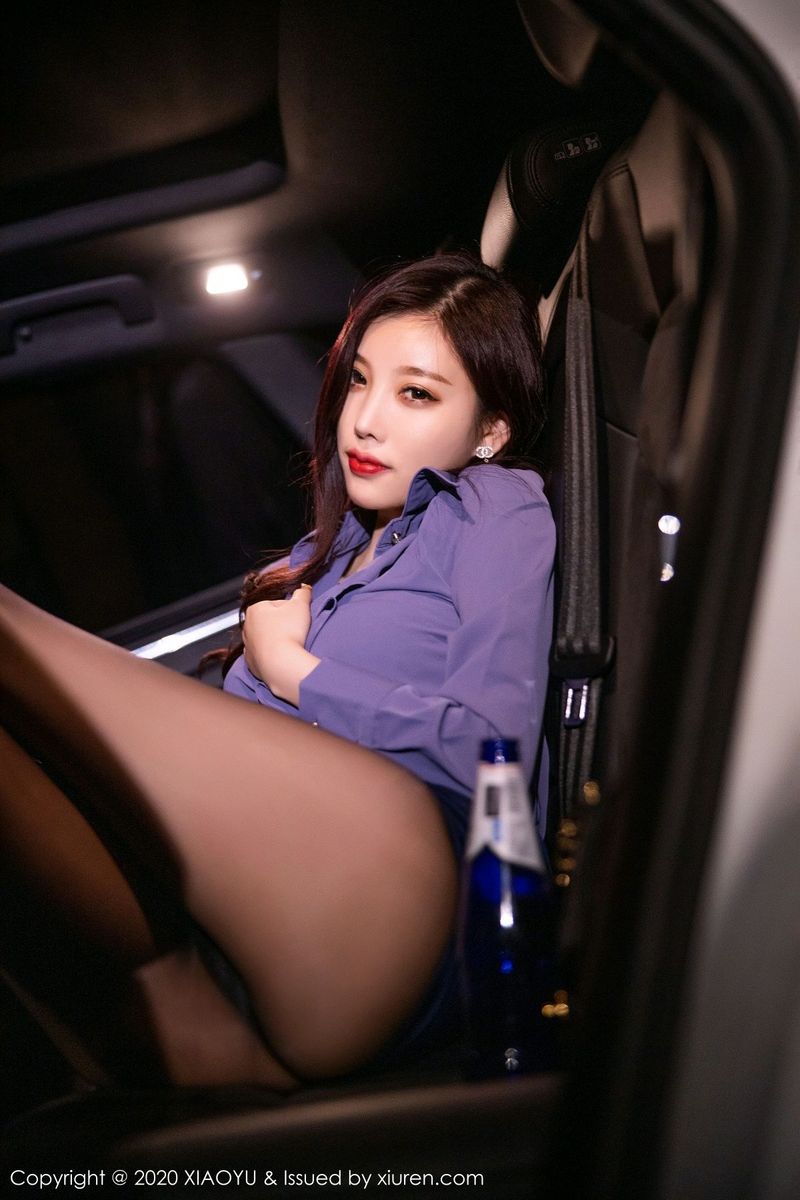 [XIAOYU语画界] 性感女神杨晨晨sugar黑丝美腿内衣诱惑迷人街拍 VOL.323