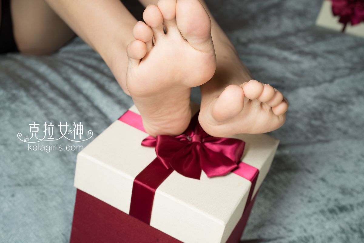 [KelaGirls克拉女神] 美女模特珊珊内衣诱惑玉足荡漾福利套图