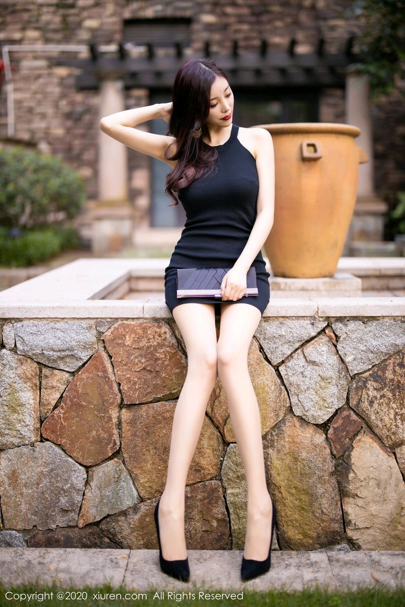 [XiuRen秀人网] 性感女神杨晨晨sugar黑色长裙丝袜美腿娇媚迷人写真 No.2320