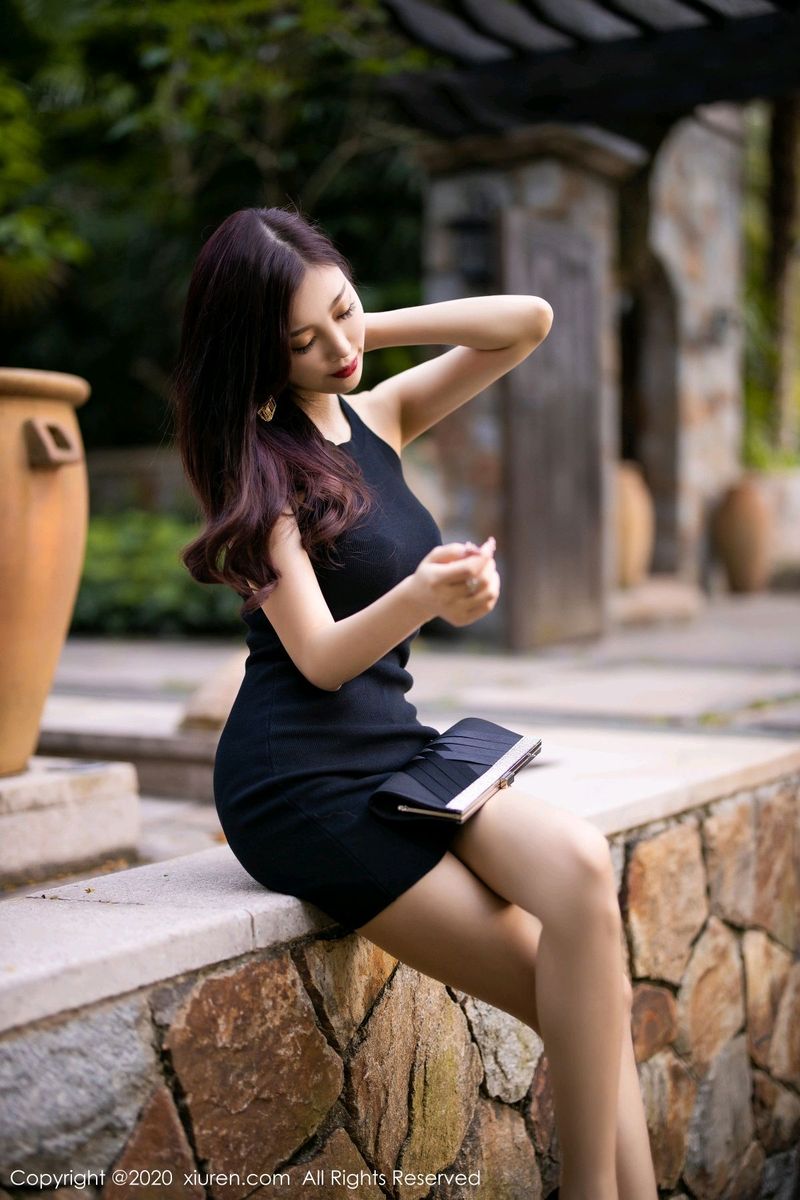 [XiuRen秀人网] 性感女神杨晨晨sugar黑色长裙丝袜美腿娇媚迷人写真 No.2320