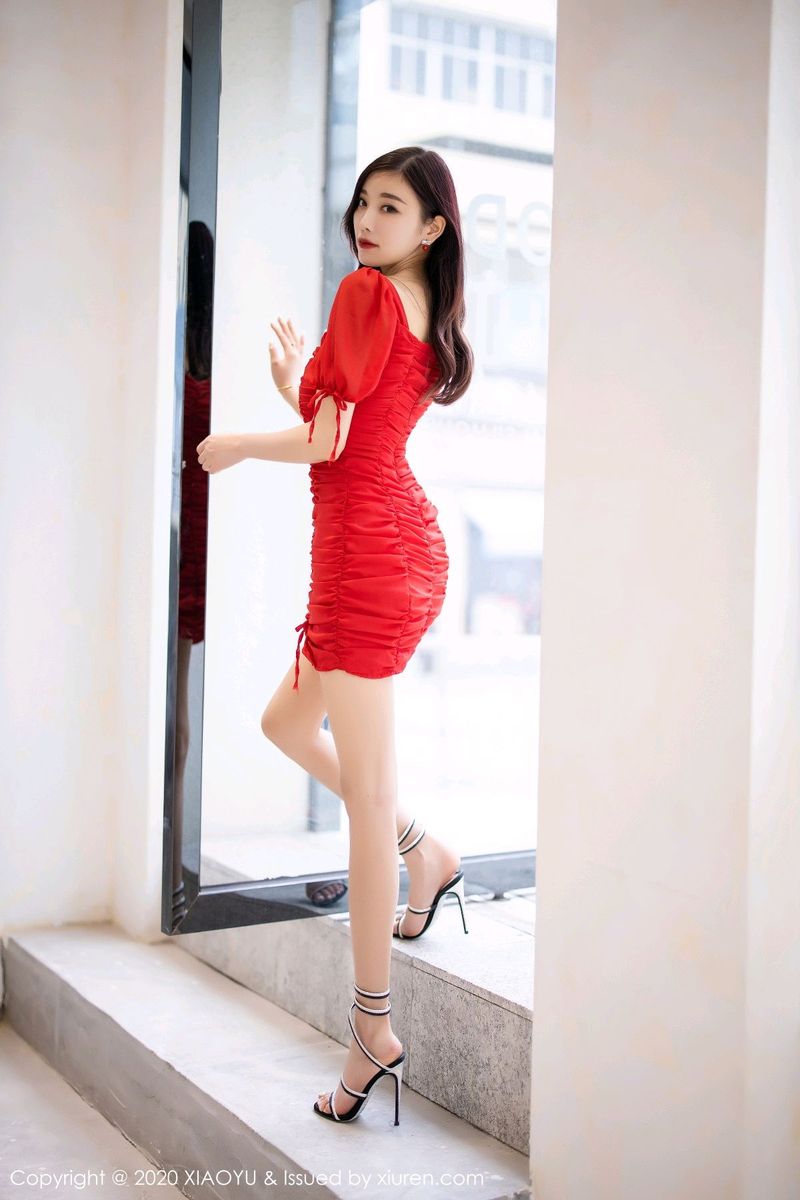 [XIAOYU语画界] 性感女神杨晨晨sugar鲜艳红裙高挑身材私房套图 VOL.326