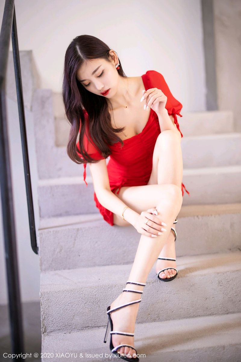 [XIAOYU语画界] 性感女神杨晨晨sugar鲜艳红裙高挑身材私房套图 VOL.326