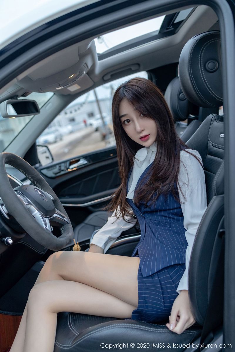 [IMiss爱蜜社] 美女模特九月生西餐厅服务生制服内衣诱惑套图 Vol.438