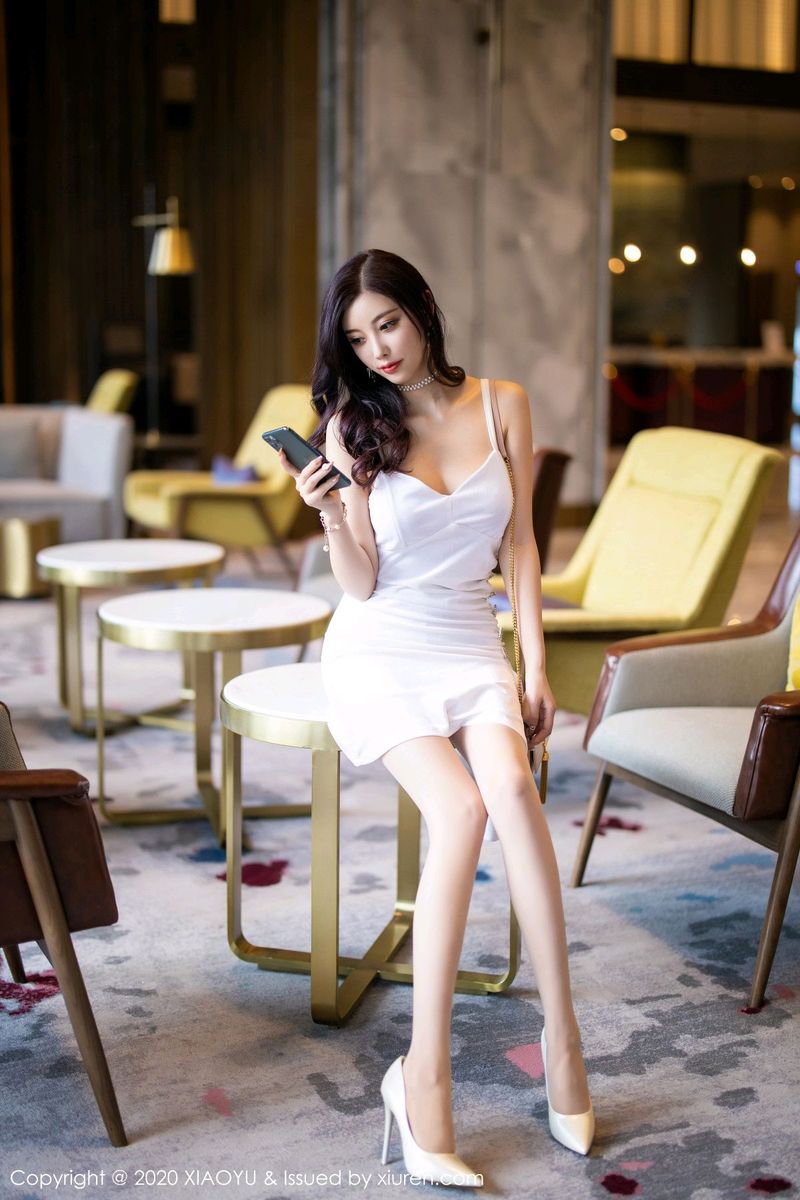 [XIAOYU语画界] 性感女神杨晨晨sugar白色吊裙丝袜美腿妩媚写真 No.331