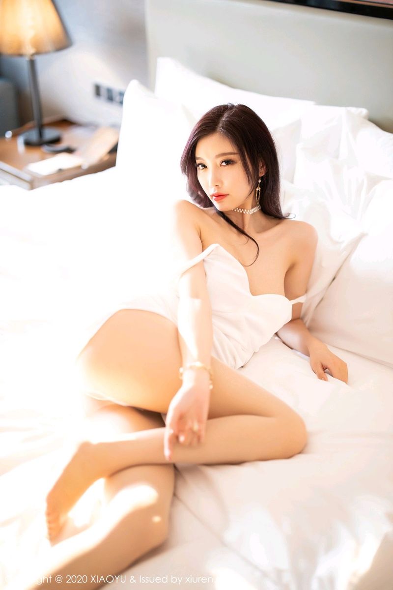 [XIAOYU语画界] 性感女神杨晨晨sugar白色吊裙丝袜美腿妩媚写真 No.331