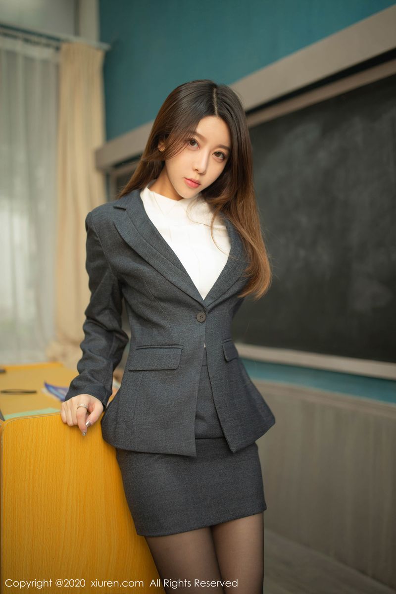 [XIUREN秀人网] 新人模特夏诗诗Sally真实教室场景上演老师主题写真 No.1959