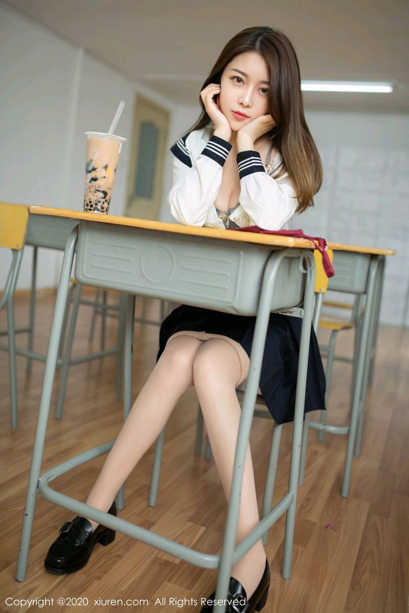 [XiuRen秀人网] 美女模特夏诗雯Sally丝袜美腿校服装内衣诱惑写真 No.2230