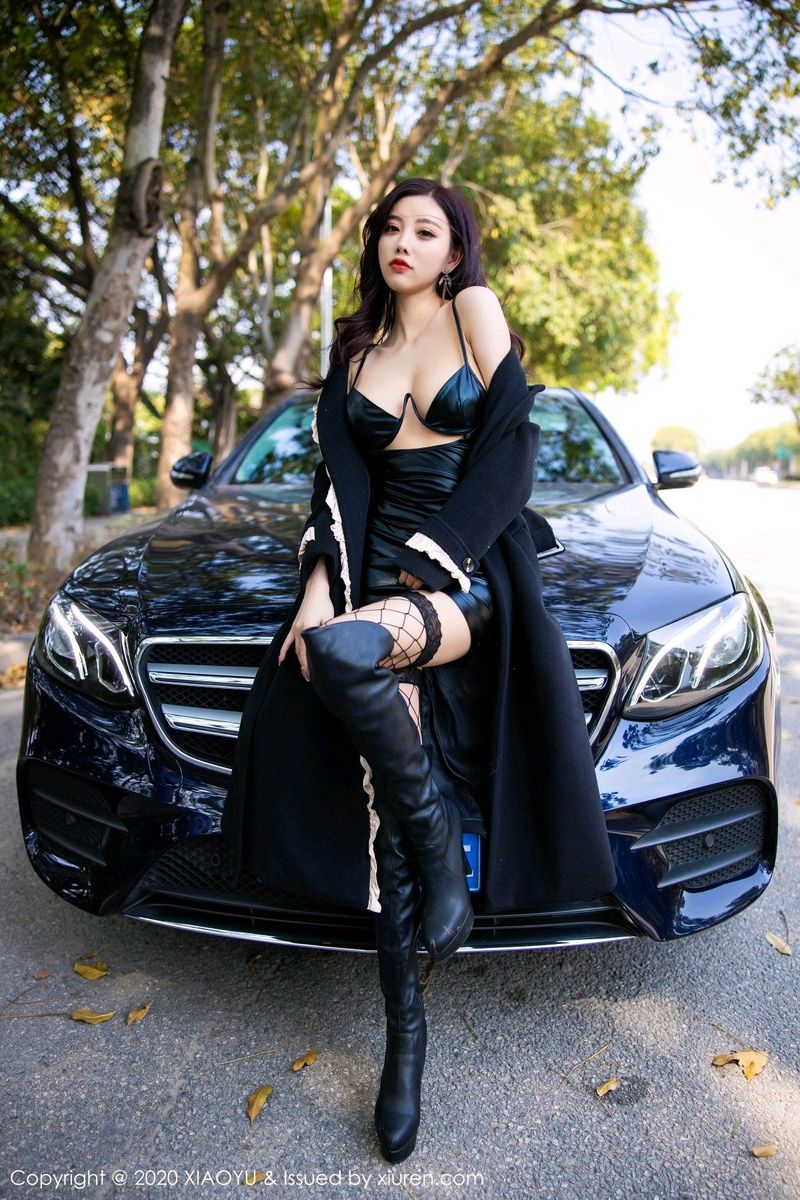 [XIAOYU语画界] 性感女神杨晨晨sugar黑丝网袜飒爽皮衣户外写真 VOL.338