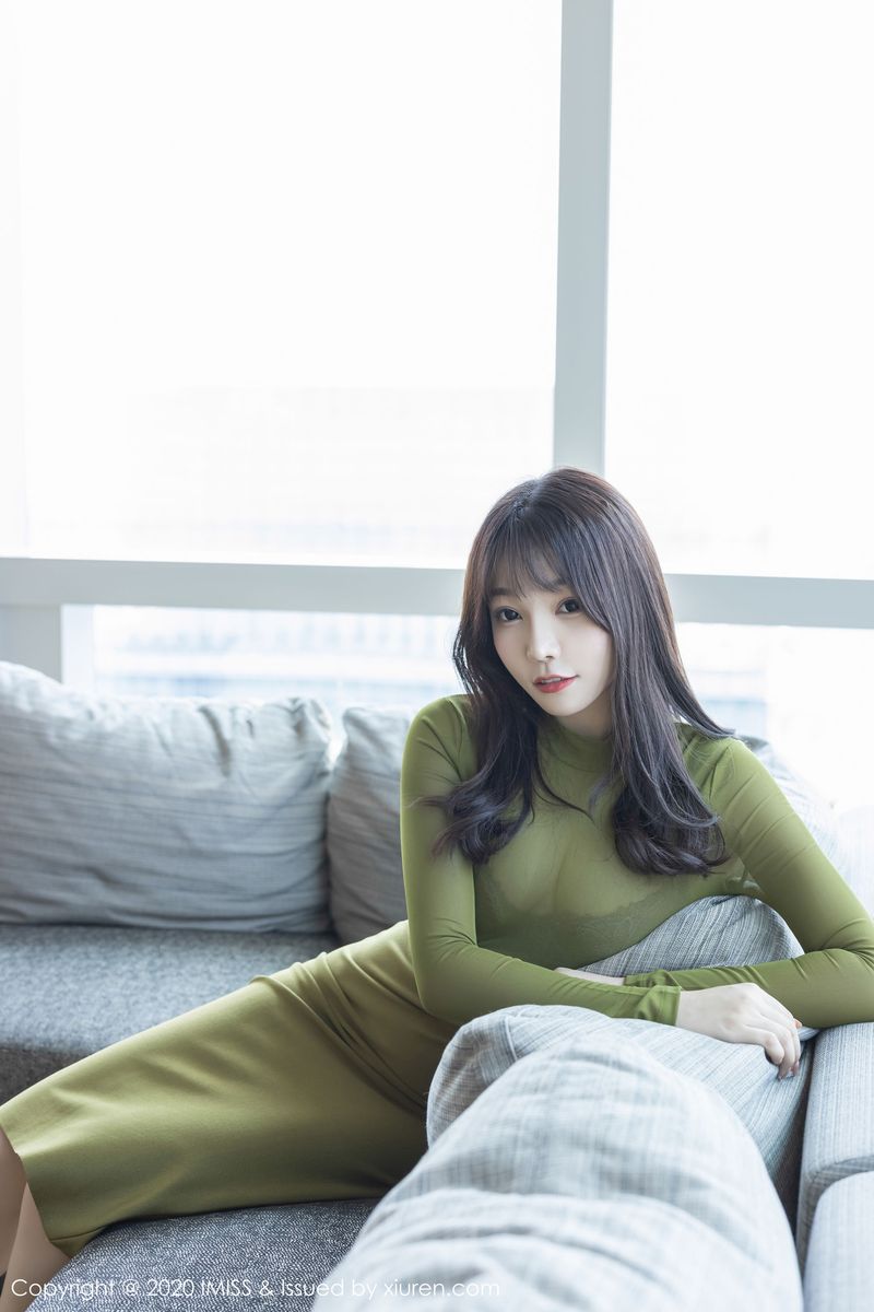 [IMiss爱蜜社] 性感女神芝芝Booty镂空内衣与朦胧丝袜系列诱人写真 Vol.442