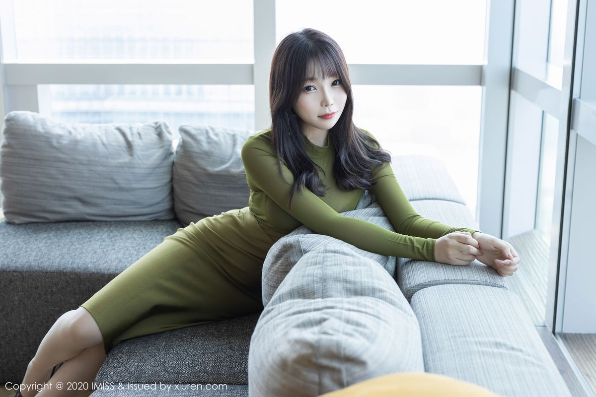 [IMiss爱蜜社] 性感女神芝芝Booty镂空内衣与朦胧丝袜系列诱人写真 Vol.442