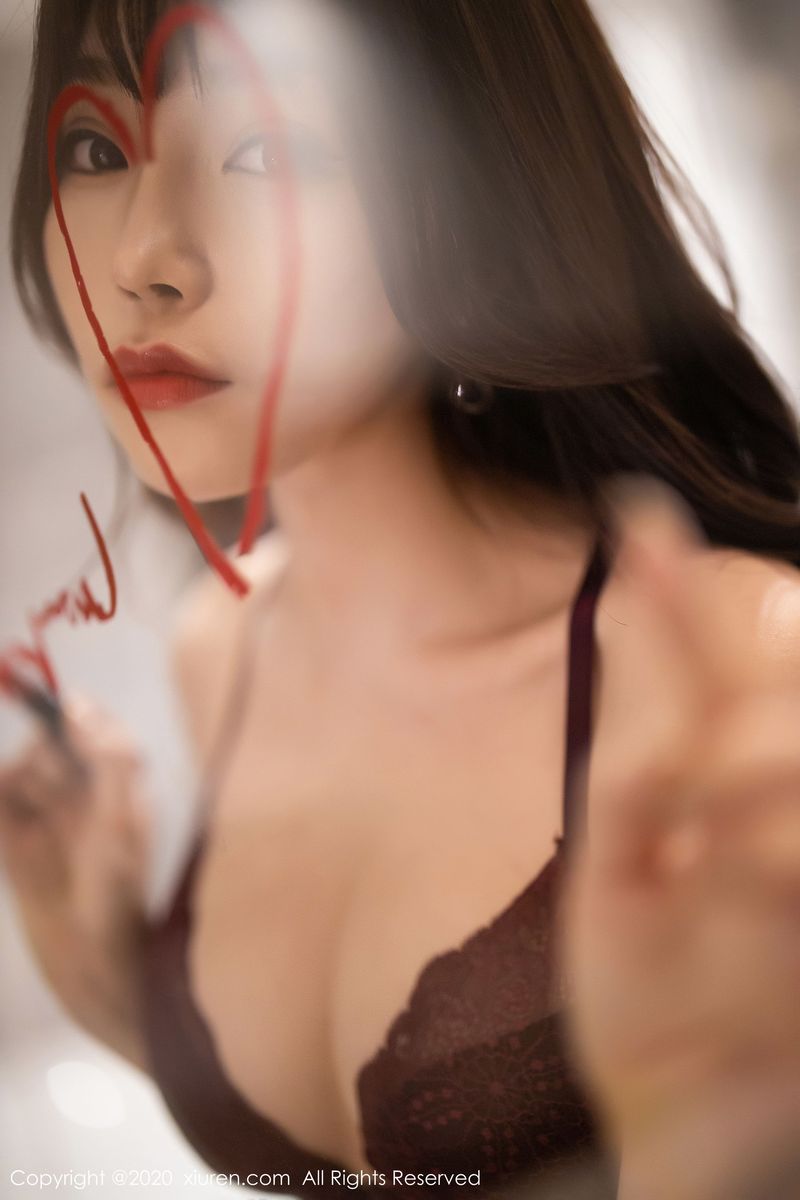 [XIUREN秀人网] 性感女神芝芝Booty鲜红内衣与魅惑黑丝浴室写真 No.2019