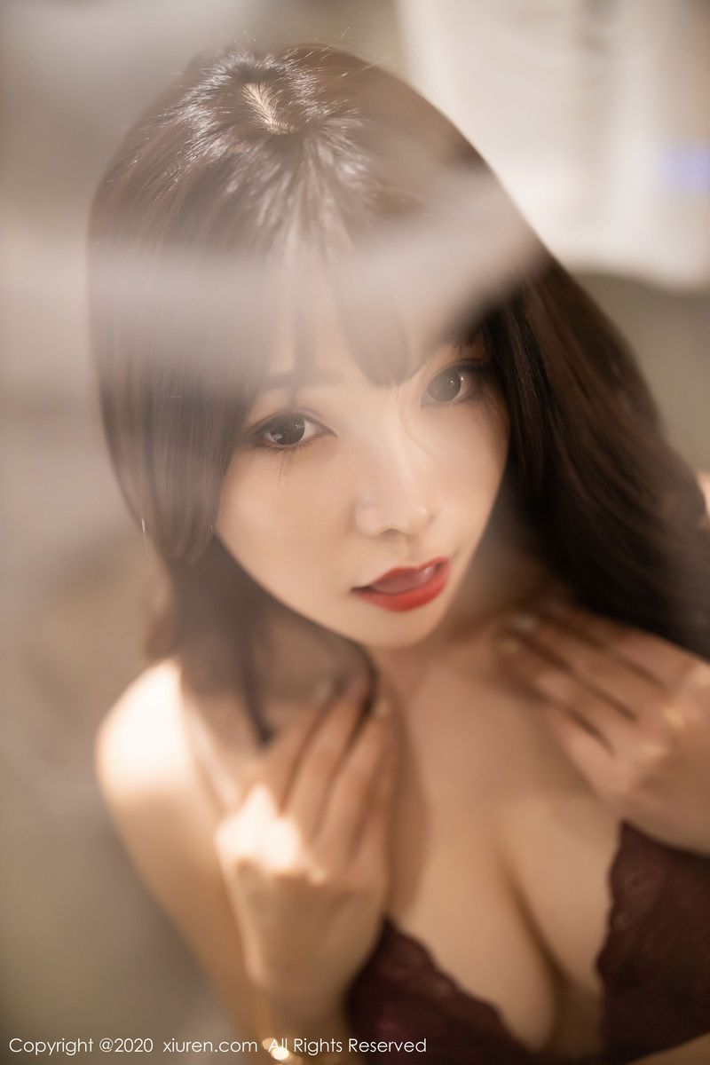 [XIUREN秀人网] 性感女神芝芝Booty鲜红内衣与魅惑黑丝浴室写真 No.2019
