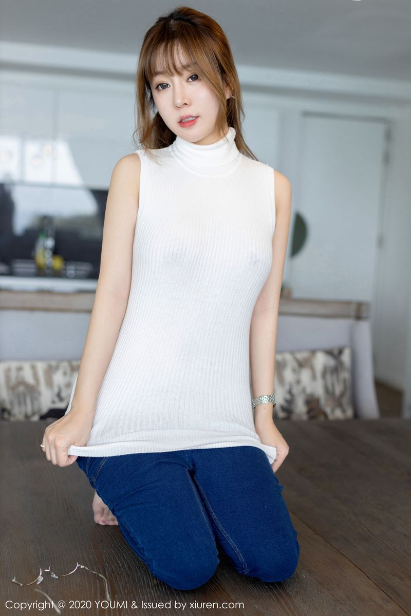 [YouMi尤蜜荟] 性感女神王雨纯牛仔裤+眼镜OL丝袜普吉岛旅拍 Vol.407