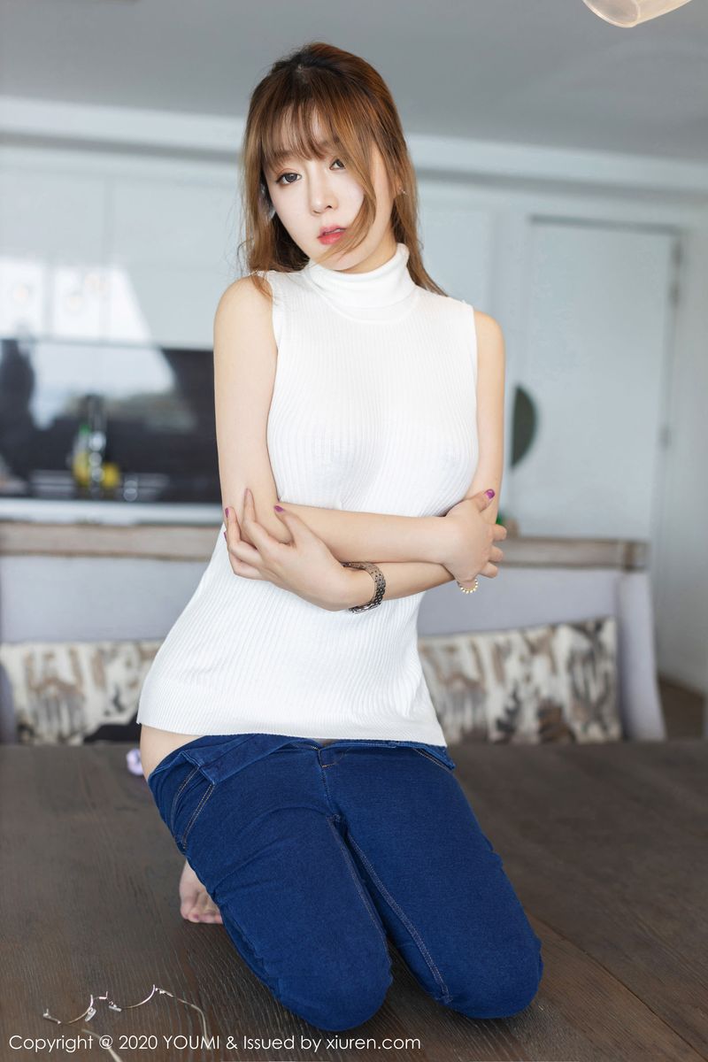 [YouMi尤蜜荟] 性感女神王雨纯牛仔裤+眼镜OL丝袜普吉岛旅拍 Vol.407