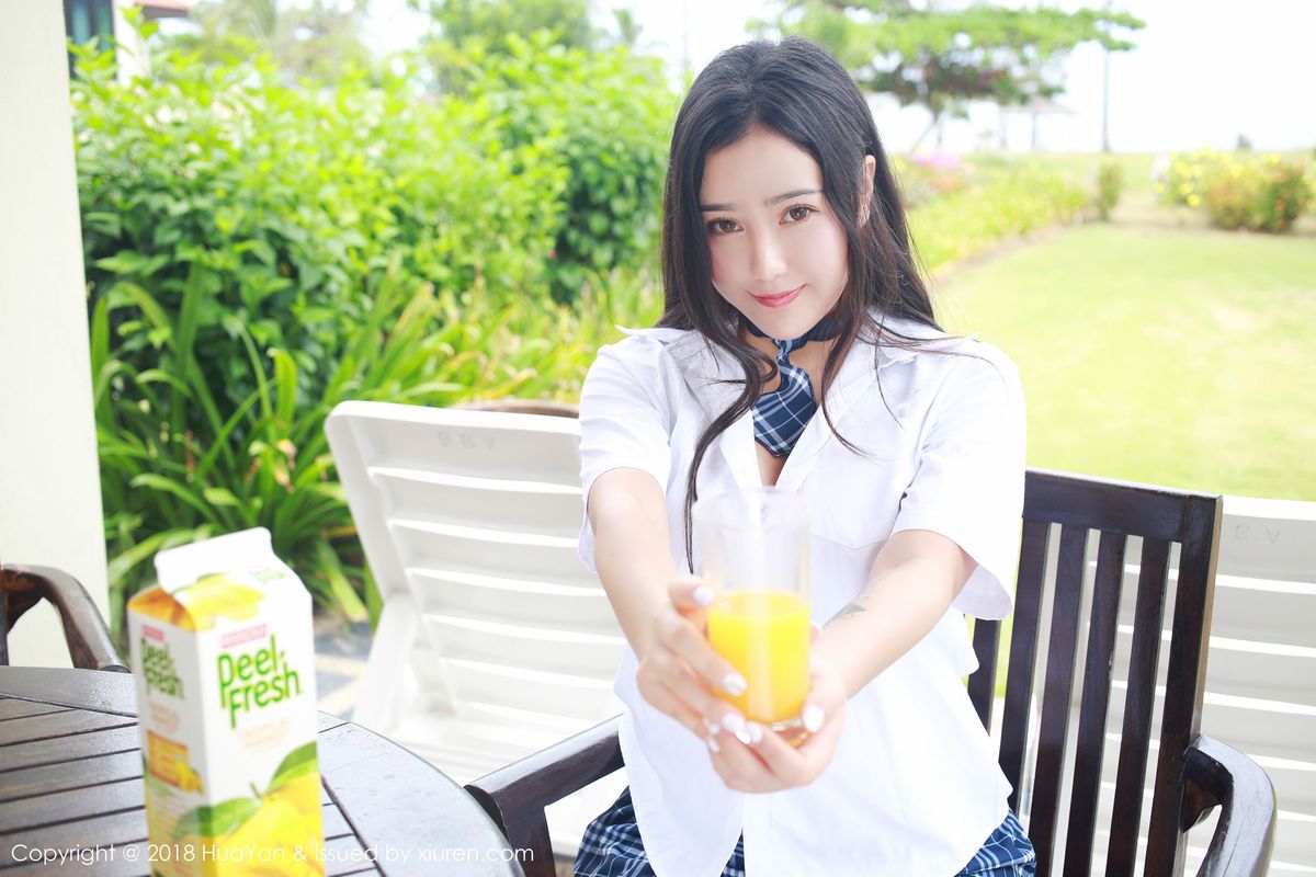 [HuaYan花の颜] 美女模特Manuela玛鲁娜校服美臀娜沙巴旅拍 Vol.060