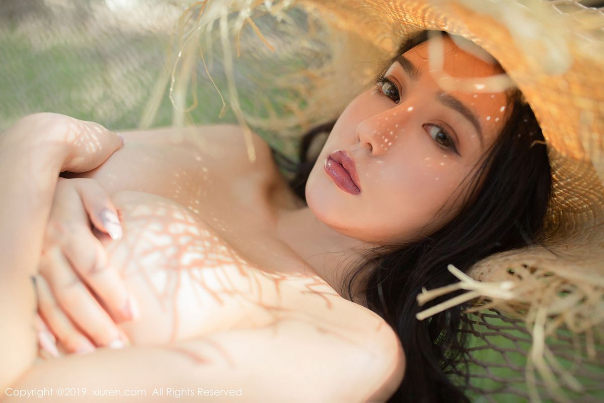 [XIUREN秀人网] 美臀女神Manuela玛鲁娜洛丽塔主题系列巴哈马旅拍 No.1326