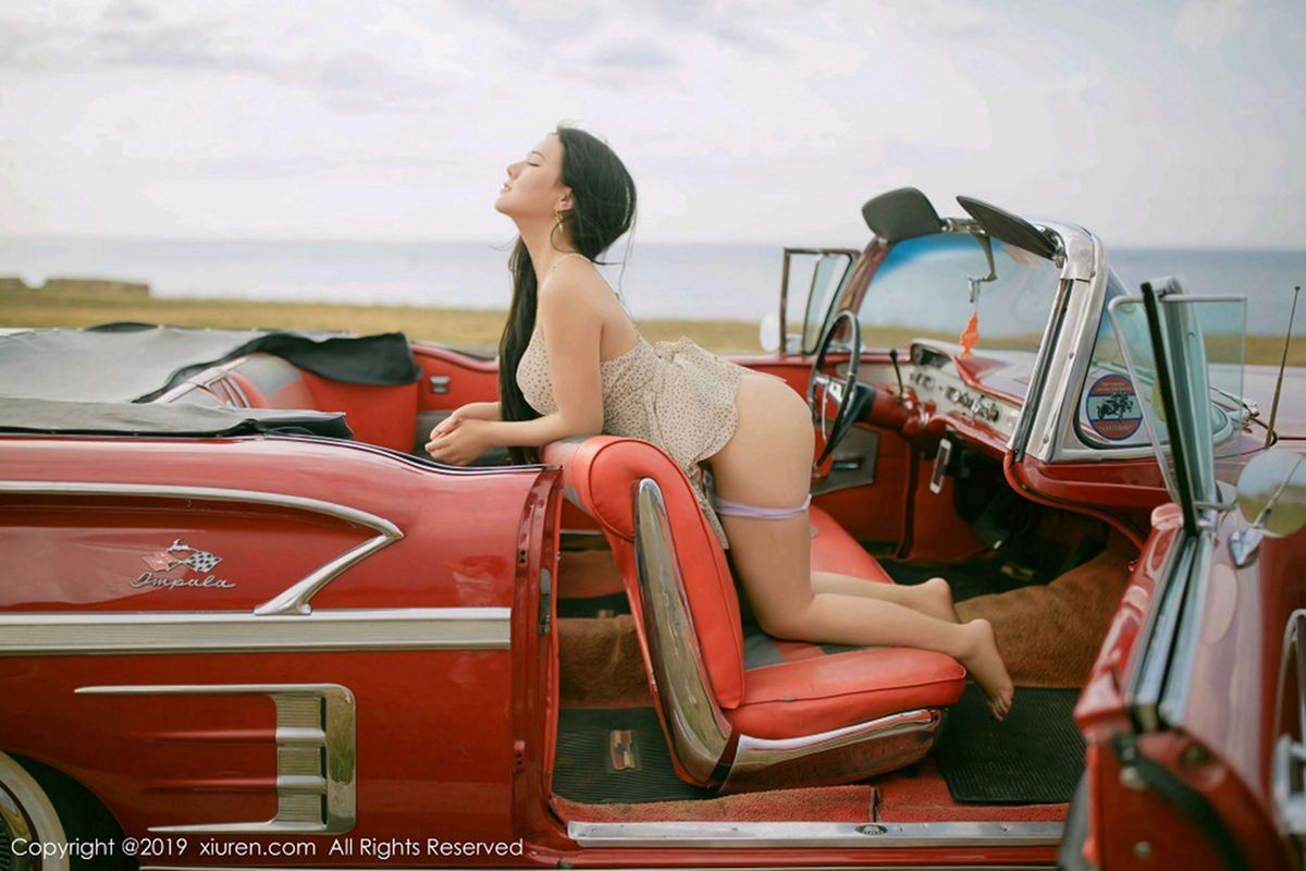 [XIUREN秀人网] 宅男女神Manuela玛鲁娜无敌肉臀复古车外拍 No.1463