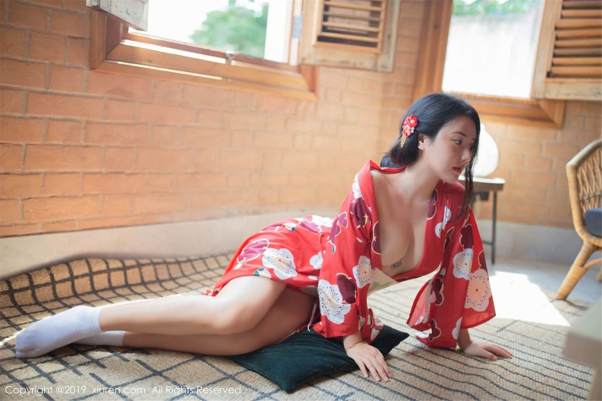 [XIUREN秀人网] 性感女神Manuela玛鲁娜和服+束缚迈阿密旅拍 No.1492