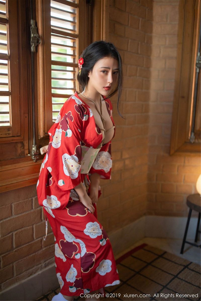 [XIUREN秀人网] 性感女神Manuela玛鲁娜和服+束缚迈阿密旅拍 No.1492