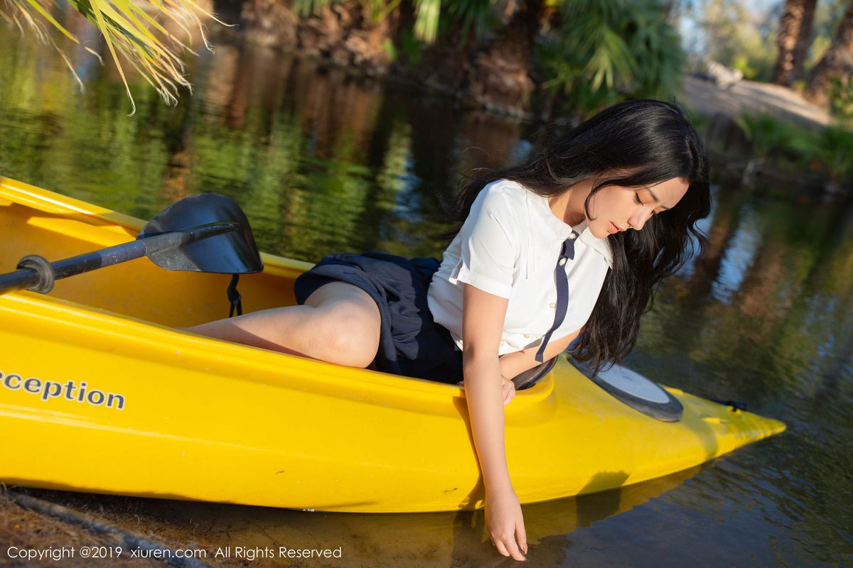 [XIUREN秀人网] 性感女神Manuela玛鲁娜室外皮划艇系列美国旅拍 No.1719